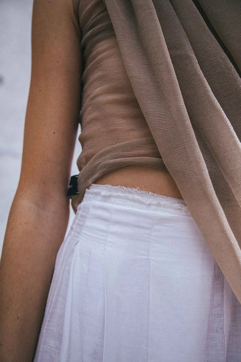 トップス Asymmetrical Draping Bare Top Drape Asymmetric Top Ivory – Davis Active