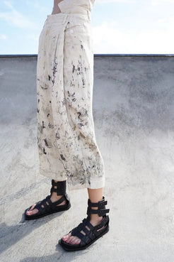 CROPPED PLEATED TAPERED PANTS 