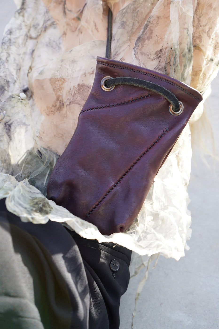 LEATHER PHONE/ WALLET POUCH - WINNIE WITT  x.0.hide